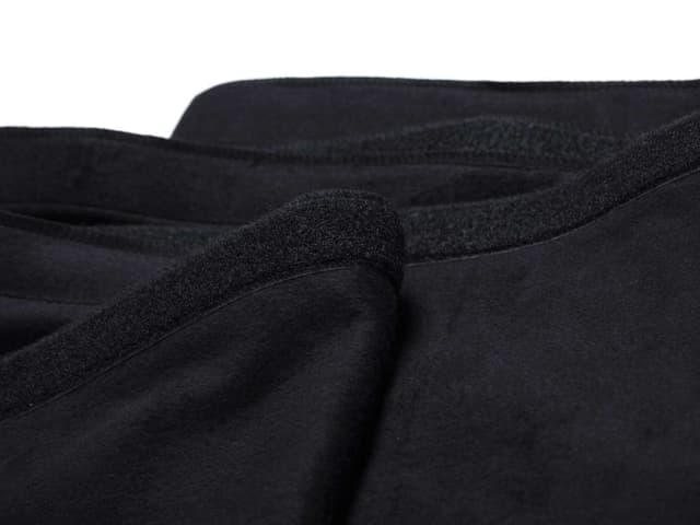 Pipe & Drape – Svart Dekomolton